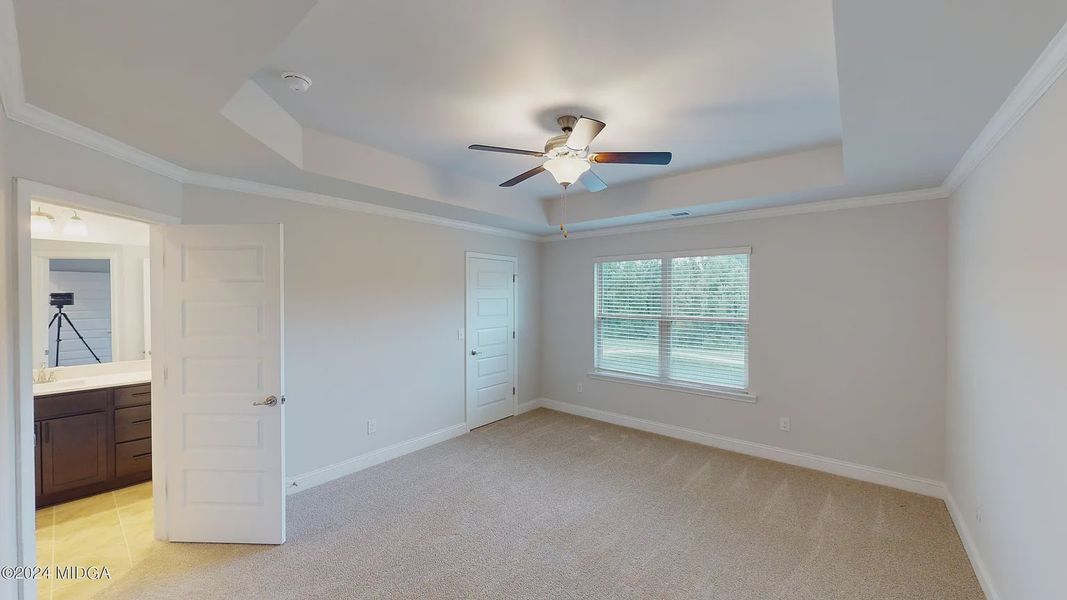 Spacious, unfurnished interior of a new home in Oakview Estates, Macon (Image 15).
