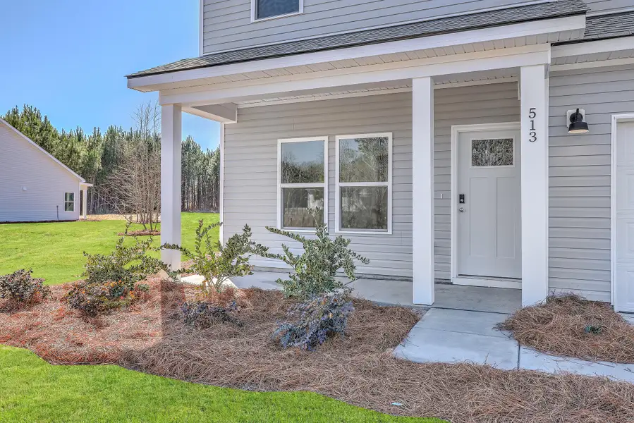 Exterior details and patio area of a home in , Holly Hill (Image 4).
