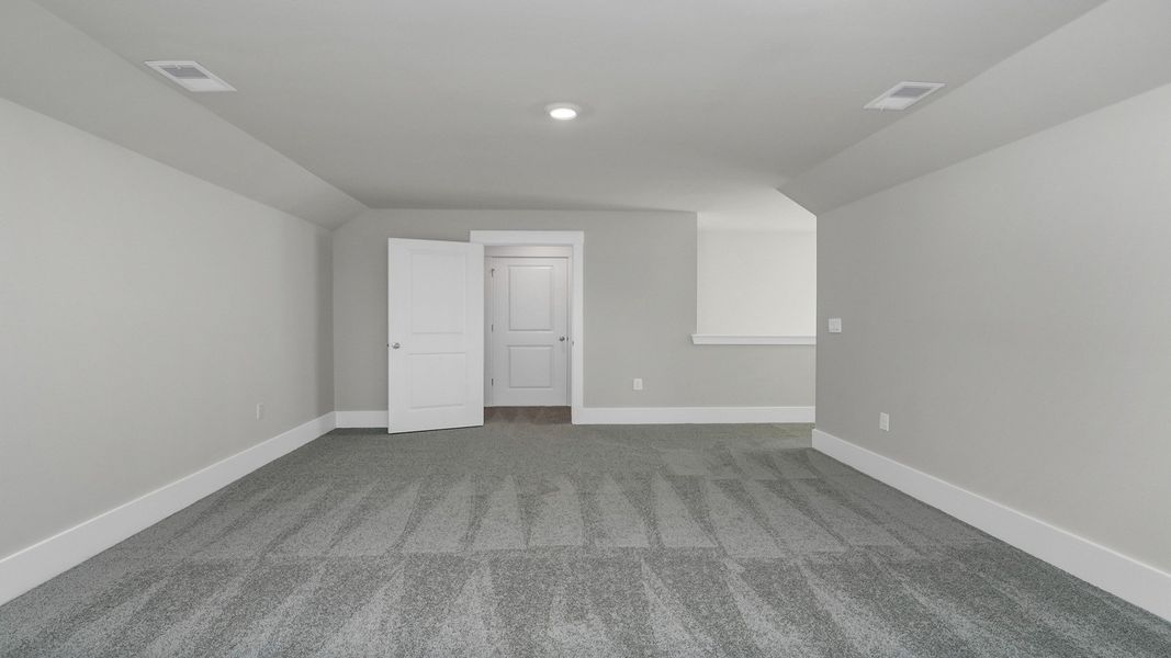 Spacious, unfurnished interior of a new home in Livingston Woods, Irmo (Image 41).