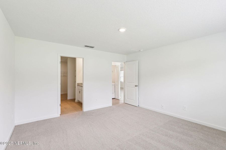 Spacious, unfurnished interior of a new home in Kings Crossing, Jacksonville (Image 25). Spacious, unfurnished interior of a new home in Kings Crossing, Jacksonville (Image 25).