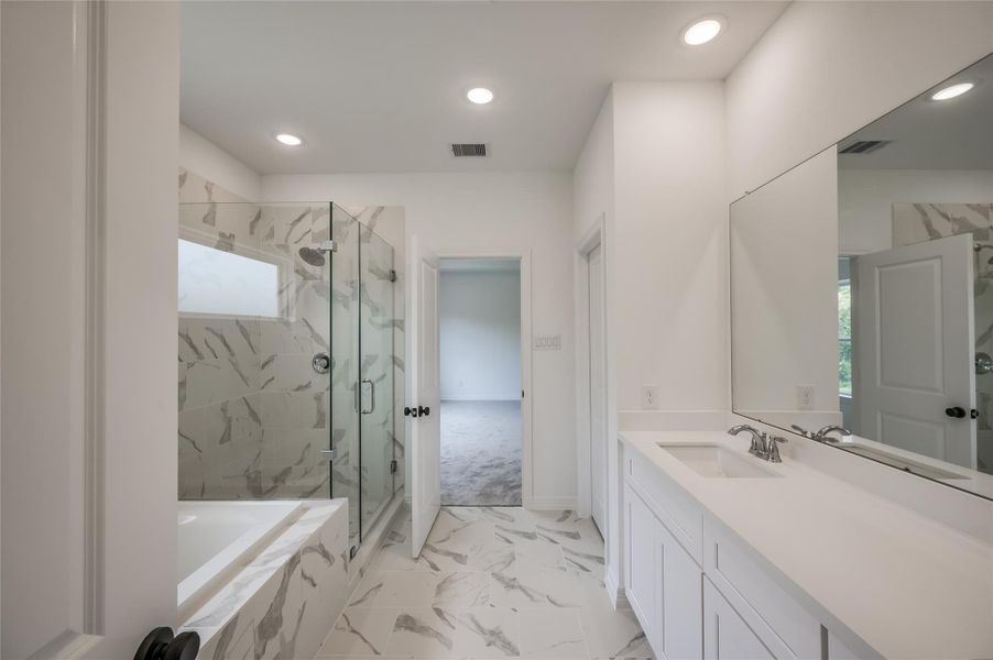 Furnished interior view inside a new home in , Missouri City (Image 24).