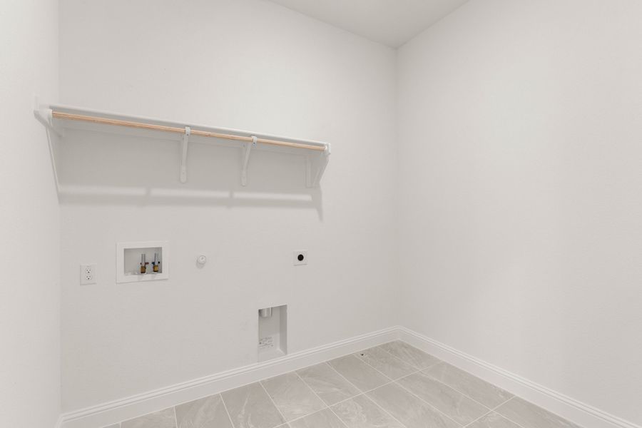 Spacious, unfurnished interior of a new home in Pecan Acres, Red Oak (Image 26). Spacious, unfurnished interior of a new home in Pecan Acres, Red Oak (Image 26).