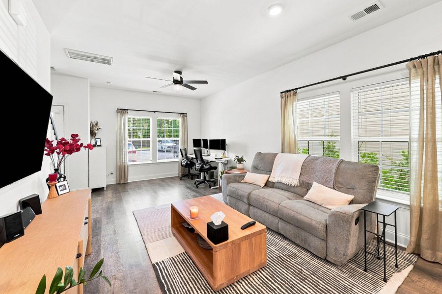 Furnished interior view inside a new home in , Wando (Image 11).