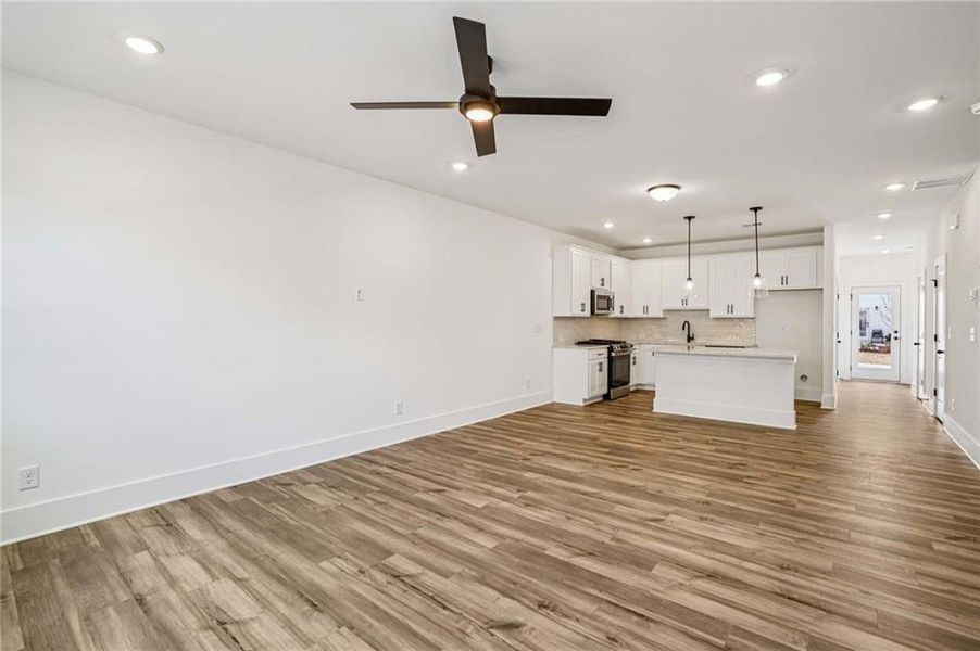 Spacious, unfurnished interior of a new home in Park Vue, Atlanta (Image 34).