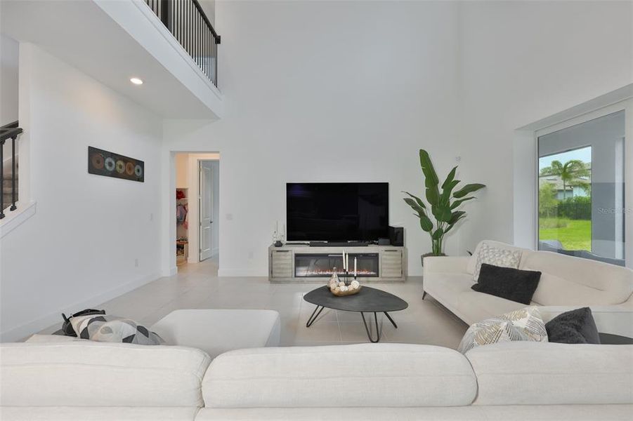 Furnished interior view inside a new home in , Apollo Beach (Image 14).