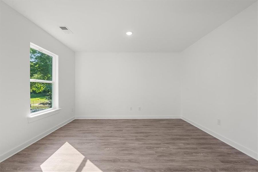Spacious, unfurnished interior of a new home in Ellington Farms, Statham (Image 20).