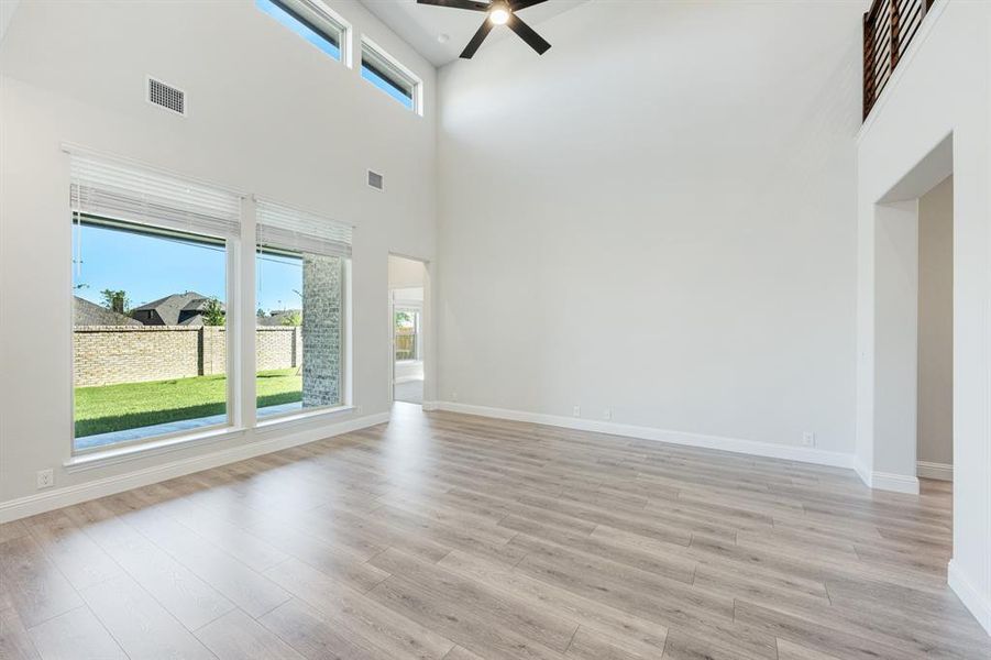Spacious, unfurnished interior of a new home in Arcadia Trails, Balch Springs (Image 34).