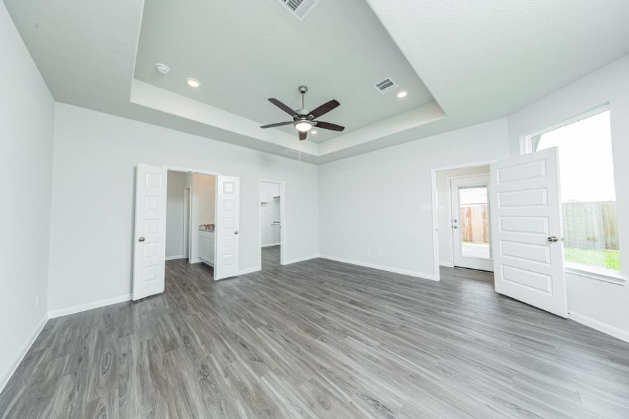 Spacious, unfurnished interior of a new home in Bluestem, Brookshire (Image 12). Spacious, unfurnished interior of a new home in Bluestem, Brookshire (Image 12).