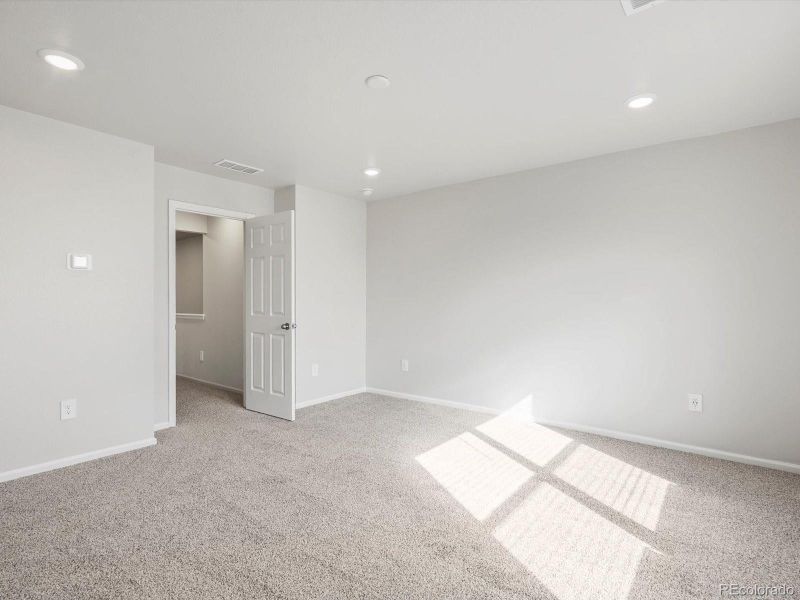 Spacious, unfurnished interior of a new home in Horizon Uptown: The Meadow Collection, Aurora (Image 15). Spacious, unfurnished interior of a new home in Horizon Uptown: The Meadow Collection, Aurora (Image 15).