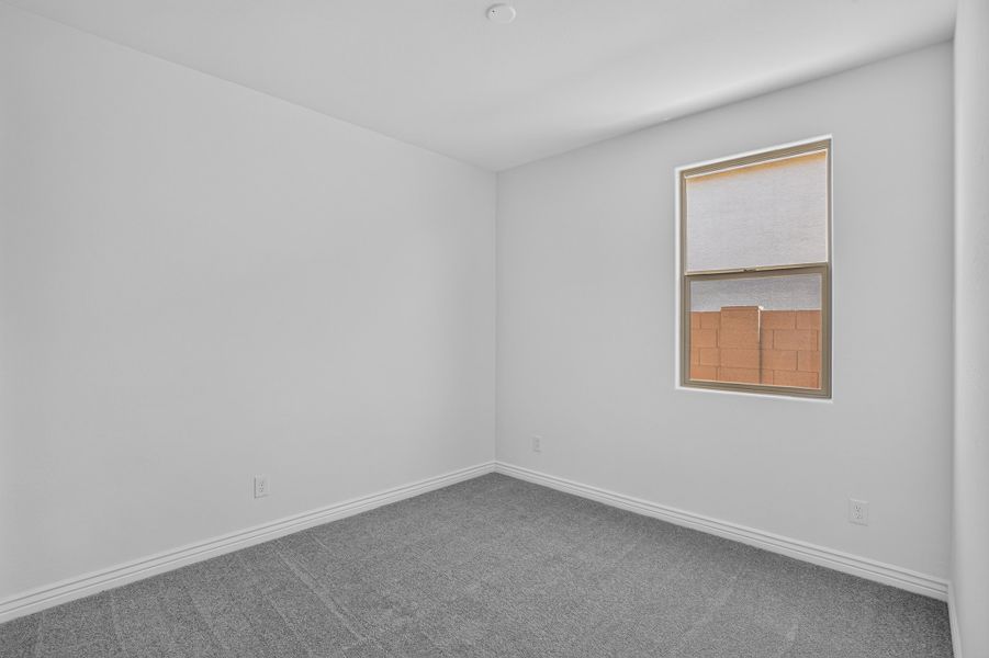 Spacious, unfurnished interior of a new home in Allen Ranches, Litchfield Park (Image 17).