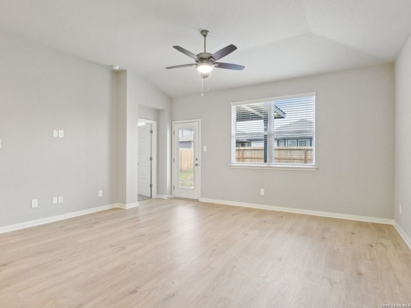 Spacious, unfurnished interior of a new home in Comanche Ridge, San Antonio (Image 23). Spacious, unfurnished interior of a new home in Comanche Ridge, San Antonio (Image 23).