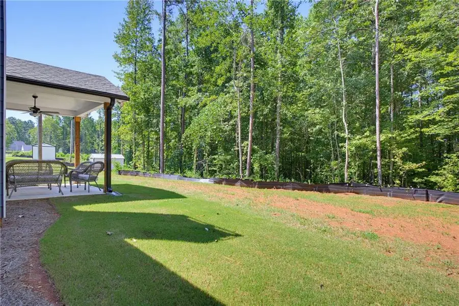 Exterior details and patio area of a home in , Dallas (Image 4).