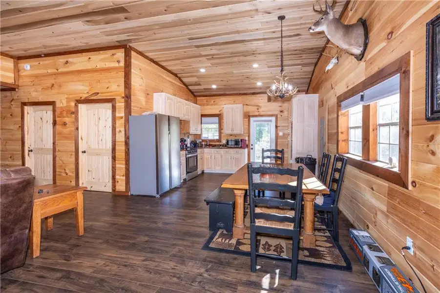 Community amenities in , Jasper (Image 34).