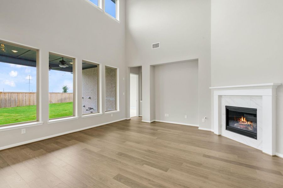 Spacious, unfurnished interior of a new home in Bridgeland, Cypress (Image 27).