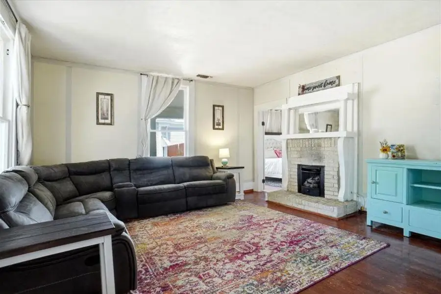 Furnished interior view inside a new home in , Itasca (Image 3).
