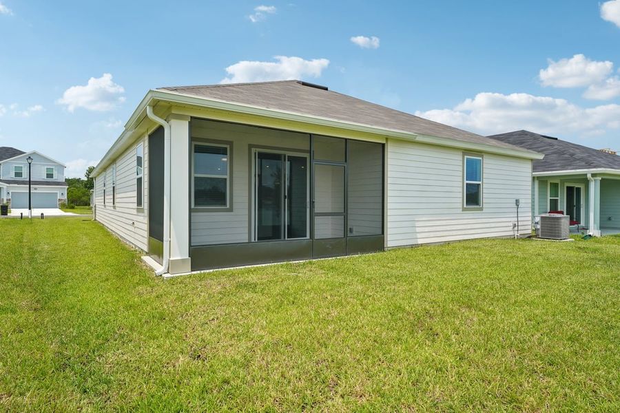 Exterior details and patio area of a home in Hawkes Meadow, Jacksonville (Image 20).