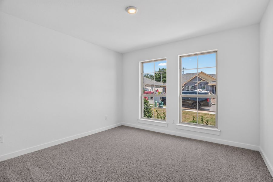Spacious, unfurnished interior of a new home in Trail Creek, Cleburne (Image 37).