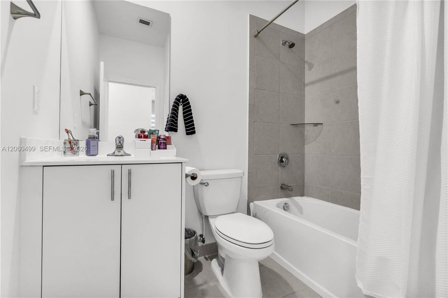 Furnished interior view inside a new home in , Miami (Image 38).