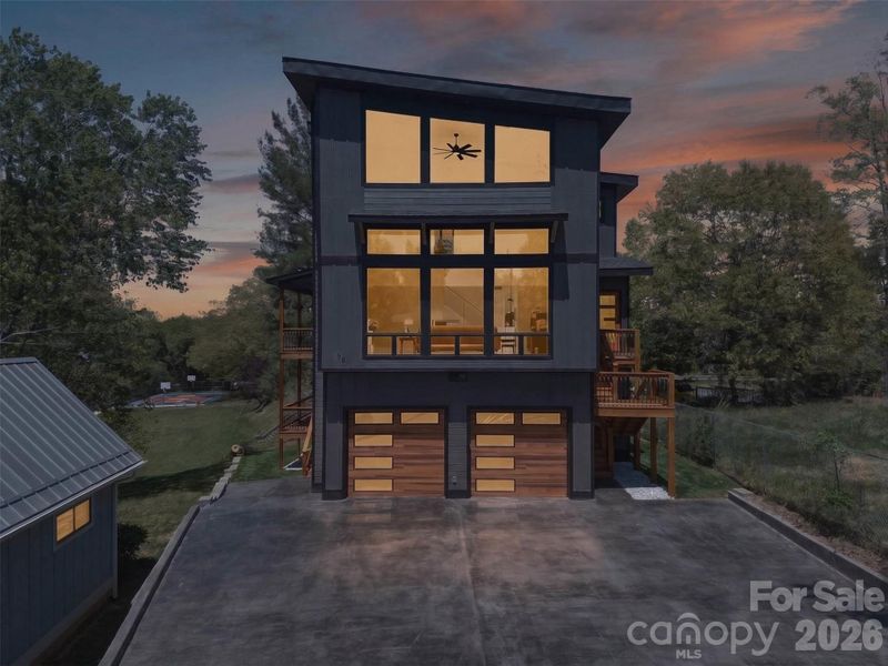 Image 44 of a home in .