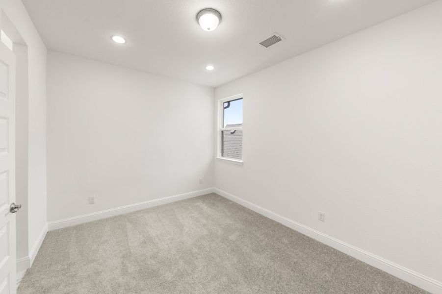 Representative unfurnished interior of a home built from the Grayson by UnionMain Homes in Cambridge Crossing, Celina (Image 48).
