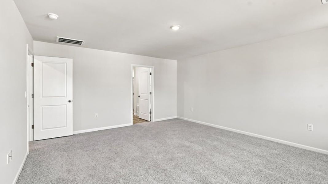Spacious, unfurnished interior of a new home in Baxter Village, Boiling Springs (Image 35).