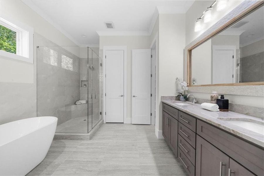 Furnished interior view inside a new home in , Gainesville (Image 35).