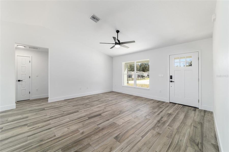 Spacious, unfurnished interior of a new home in , Dunnellon (Image 25).
