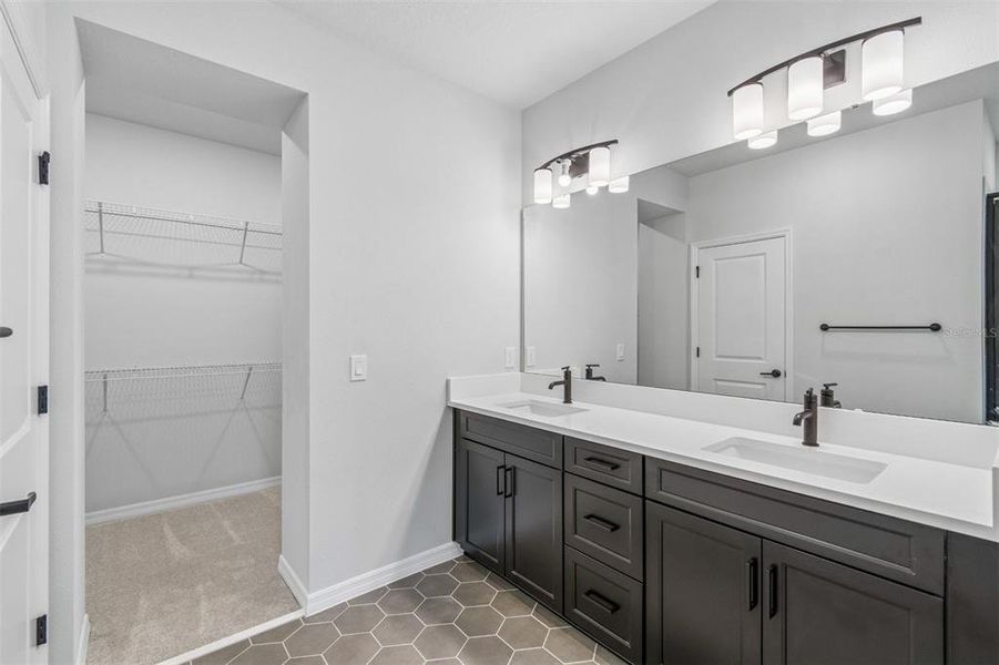 Furnished interior view inside a new home in , Orlando (Image 10).