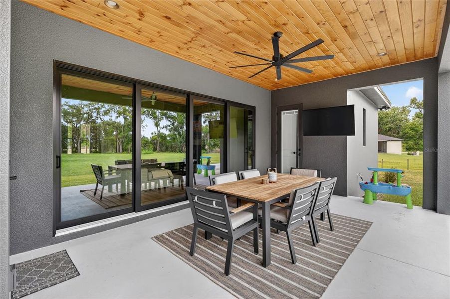 Exterior details and patio area of a home in , Lakeland (Image 32).