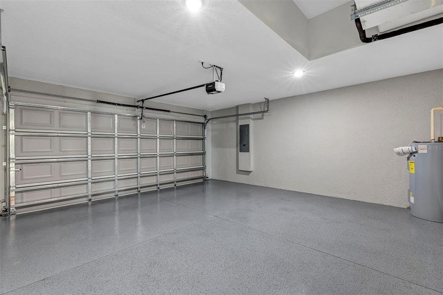 Spacious, unfurnished interior of a new home in , Summerfield (Image 14).