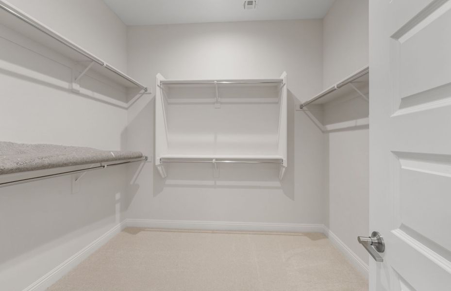 Spacious, unfurnished interior of a new home in Artisan at Asante, Surprise (Image 31).