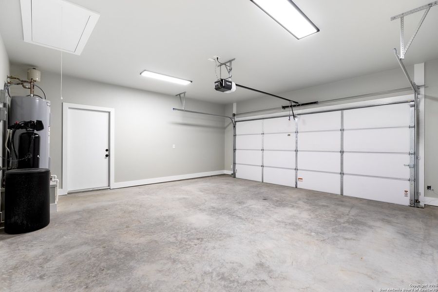 Spacious, unfurnished interior of a new home in , Bandera (Image 33). Spacious, unfurnished interior of a new home in , Bandera (Image 33).