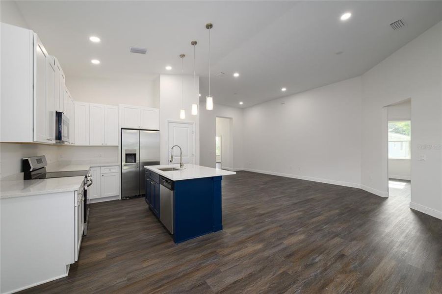 Furnished interior view inside a new home in , Orlando (Image 7).