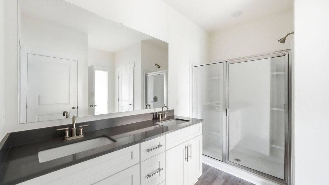 Furnished interior view inside a new home in Polo Fields, Kingsport (Image 9).