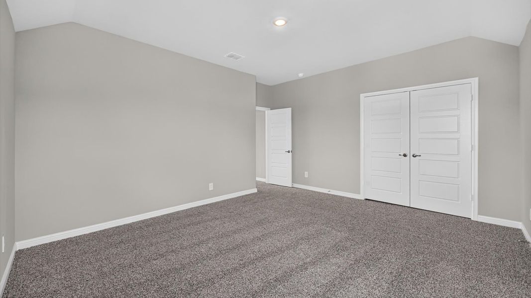 Representative unfurnished interior of a home built from the The Aspen by D.R. Horton in Lakeview Pointe, Midlothian (Image 25).