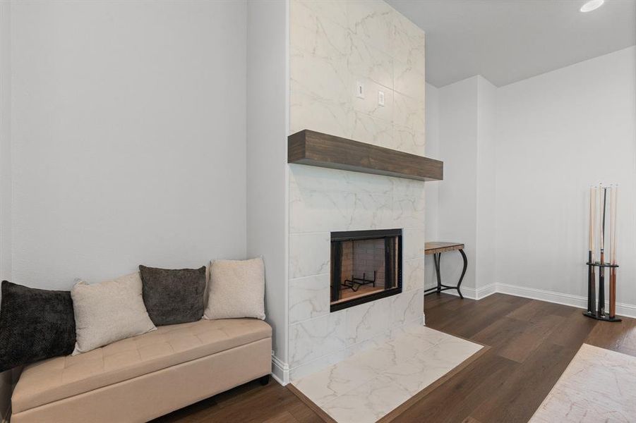 Furnished interior view inside a new home in , Waxahachie (Image 7).