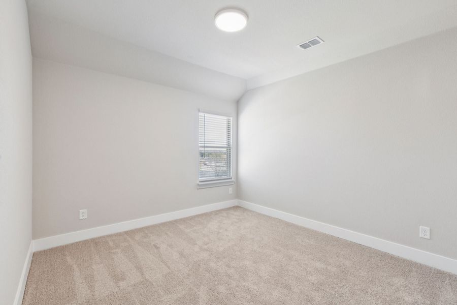 Spacious, unfurnished interior of a new home in Painted Tree Woodland West, McKinney (Image 34).