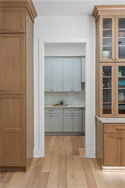 Furnished interior view inside a new home in , Roswell (Image 59).