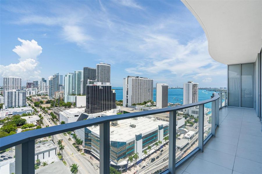 Condo located in Miami, FL showcasing its design and architecture (Image 25).