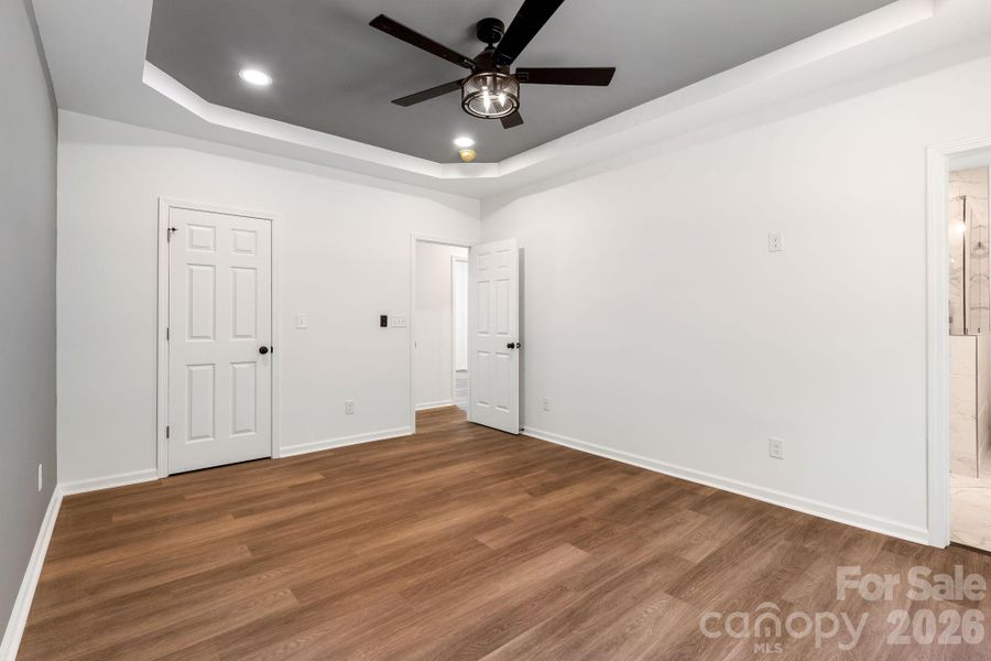 Spacious, unfurnished interior of a new home in , Cherryville (Image 22).