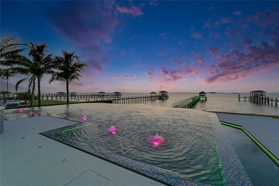 Exterior details and patio area of a home in , Apollo Beach (Image 34).