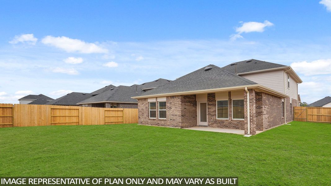Exterior details and patio area of a home in Cypress Green, Tomball (Image 19).