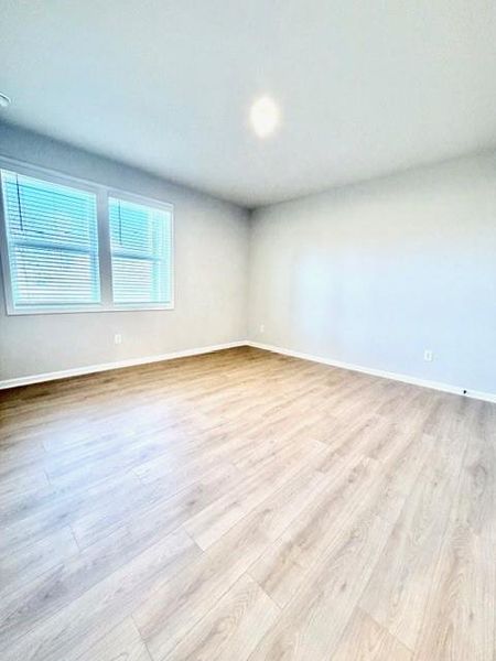 Spacious, unfurnished interior of a new home in Towne Village at Suwanee Dam, Sugar Hill (Image 22).