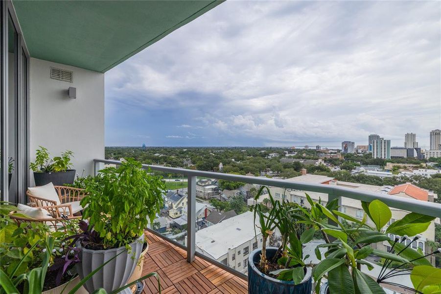 Condo located in St. Petersburg, FL showcasing its design and architecture (Image 31). Condo located in St. Petersburg, FL showcasing its design and architecture (Image 31).