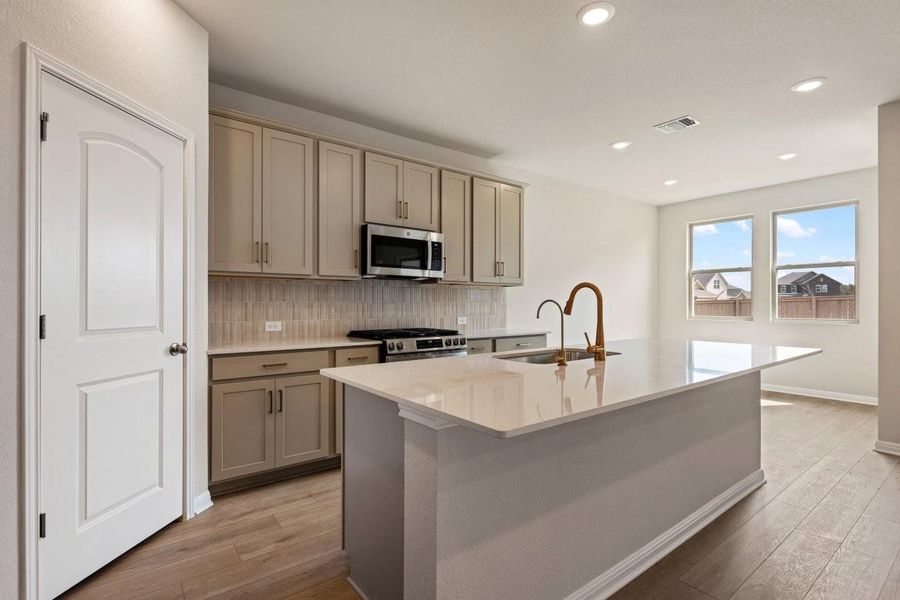 Photos are representative images and renderings for illustrative purposes only. Actual structural options and design images of the home may vary.