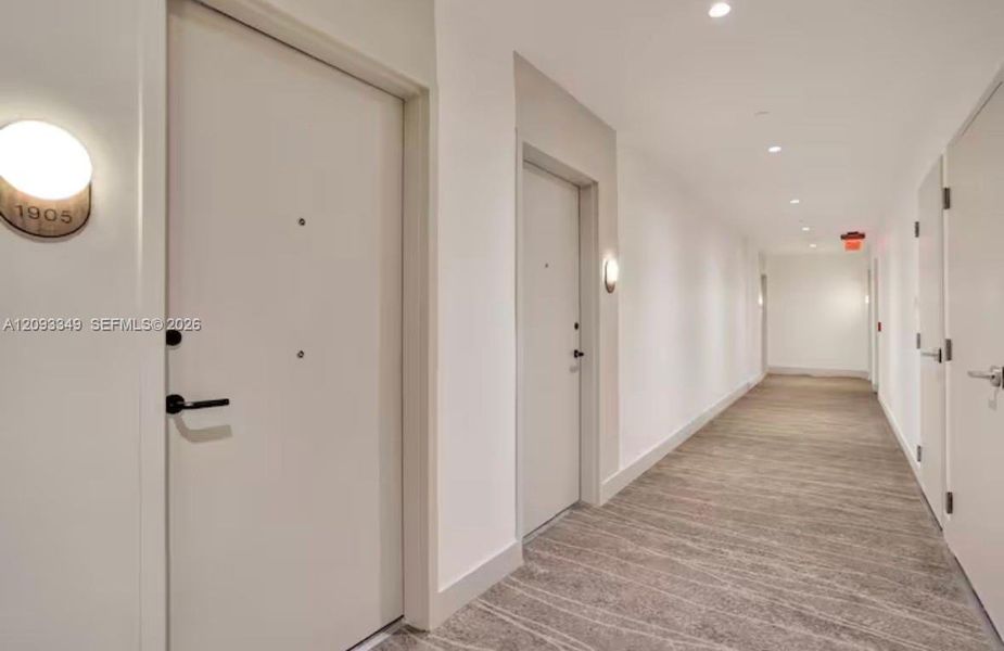 Spacious, unfurnished interior of a new home in , Miami Beach (Image 19).