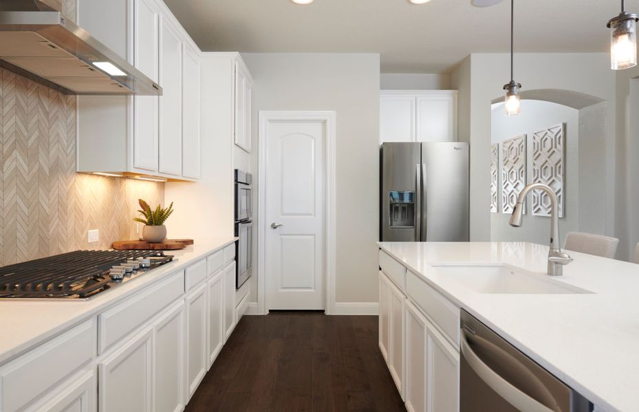 Eat-in Kitchen Eat-in Kitchen