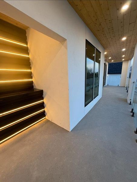 Spacious, unfurnished interior of a new home in , Dallas (Image 9).