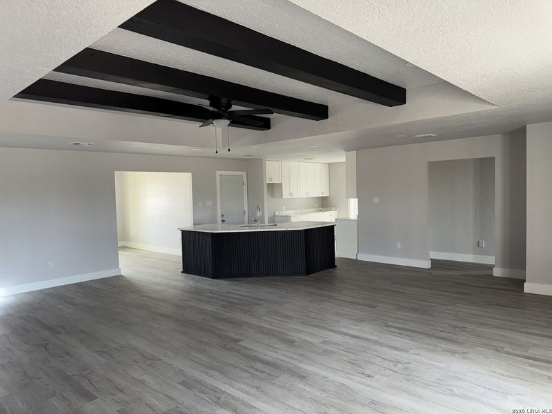 Spacious, unfurnished interior of a new home in , Natalia (Image 28).