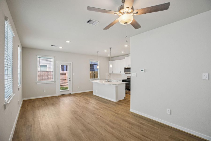 Spacious, unfurnished interior of a new home in Kemah Crossing - City Series, Kemah (Image 20). Spacious, unfurnished interior of a new home in Kemah Crossing - City Series, Kemah (Image 20).